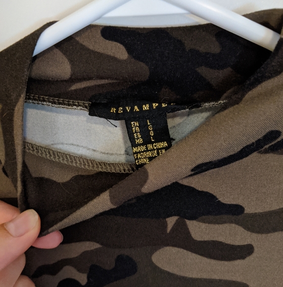 CAMO CROP TOP - Picture 2 of 3